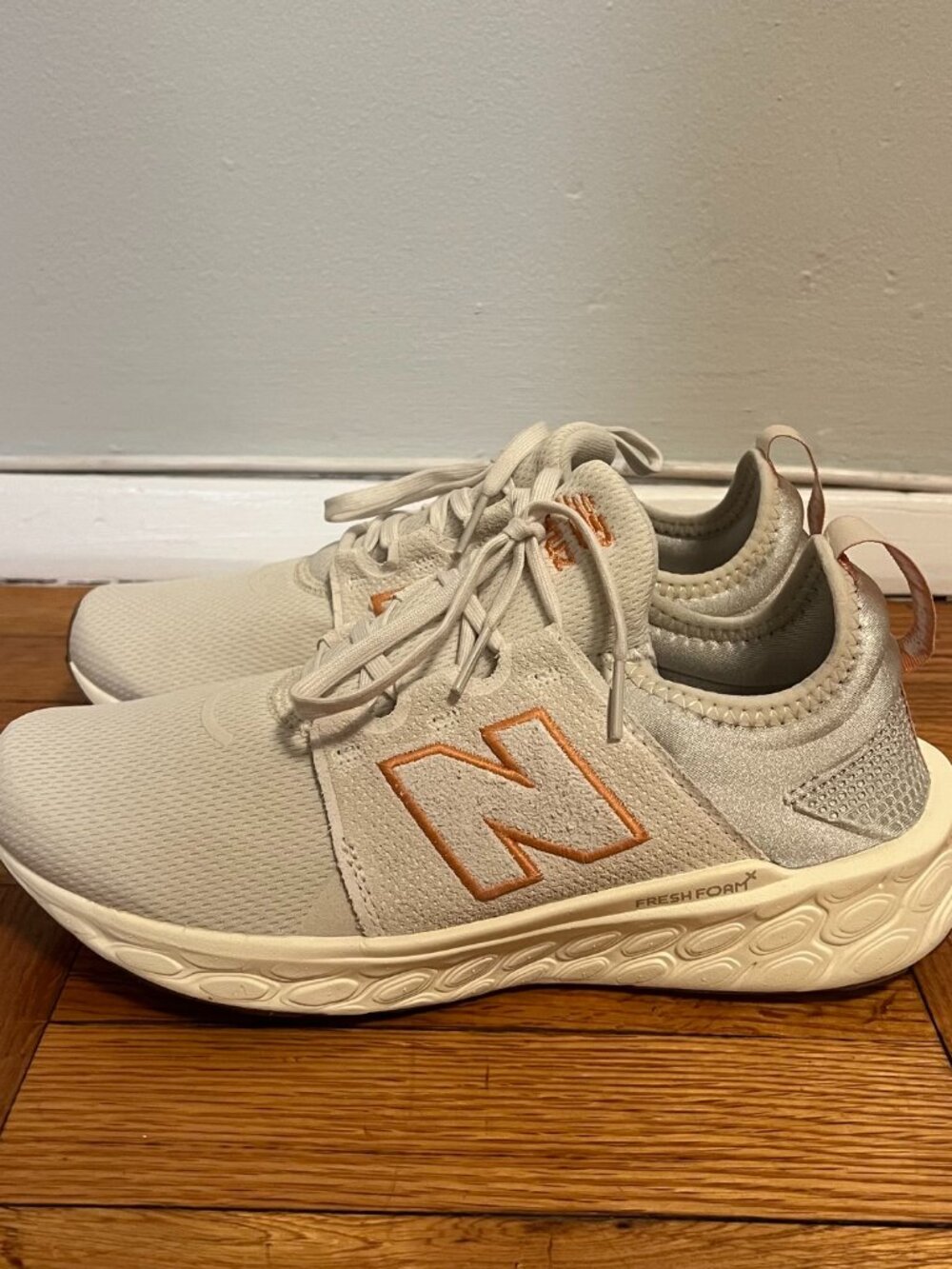 NWT New Balance Women's Fresh Foam x Cruz Artisan V3 Orange + White - W9.5